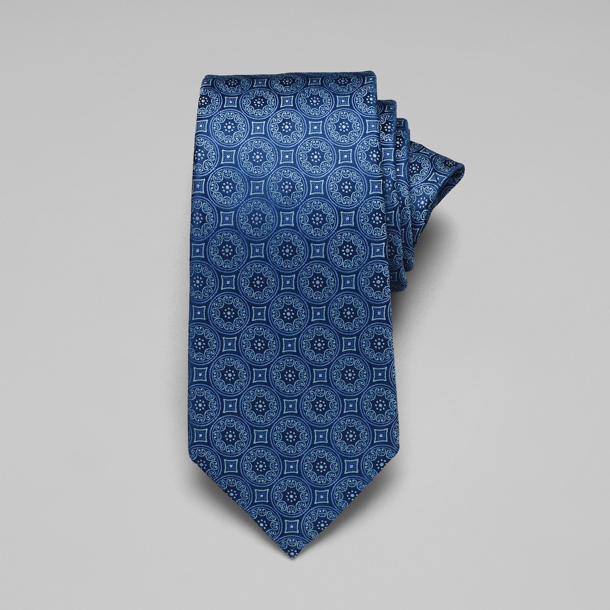 medallion tie